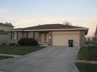 5230 Betty Lou Blvd, Lincoln, NE 68516