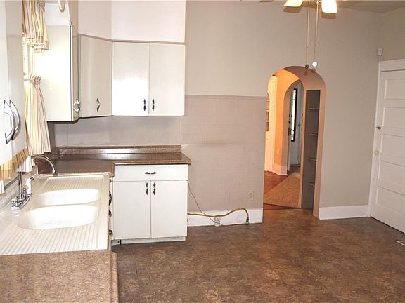 5th image of 3839 Aurora St