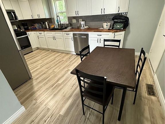 3rd image of 134 Maple Ave SE