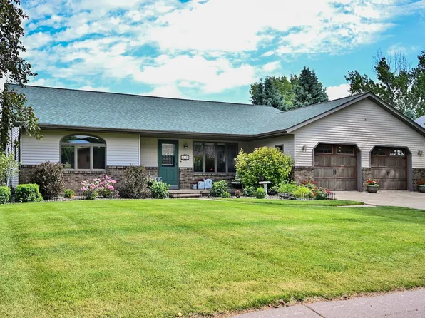 110 Benson Dr, Lewiston, MN 55952