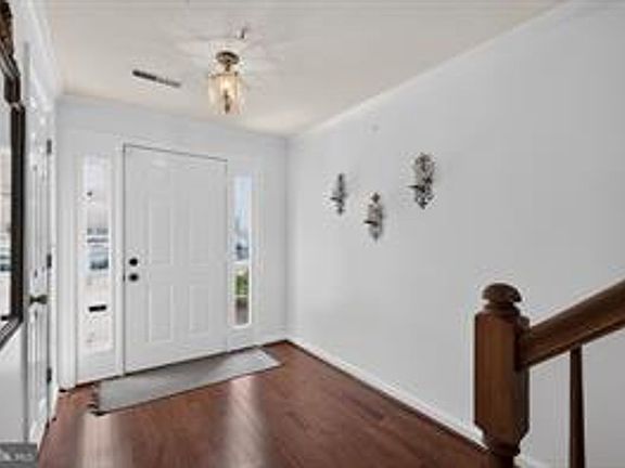 2nd image of 10 Augustine Ct