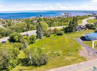 E 13th St, Duluth, MN 55811