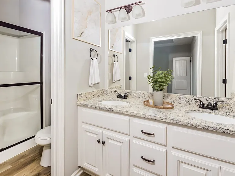 Elm Grove Luxury Rental Homes — Photo 18