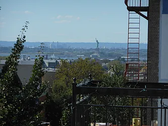 Rented by Urban Realty NYC