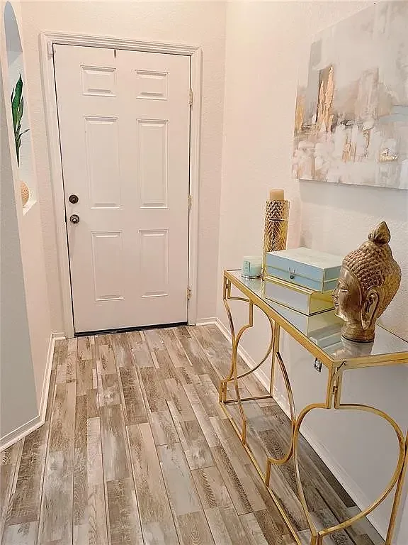 3 bed, 1393 sqft, $2,100 — Photo 3