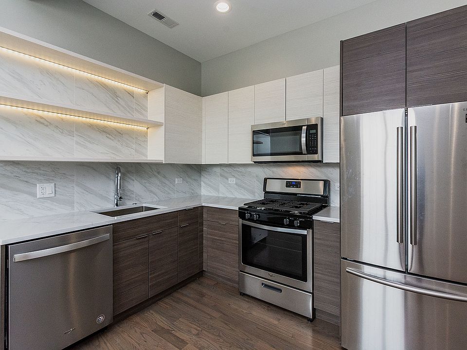 1st image of 2450 W Chicago Ave #2R