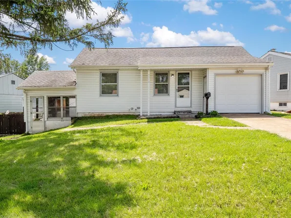 9510 Lydell Dr, Saint Louis, MO 63123