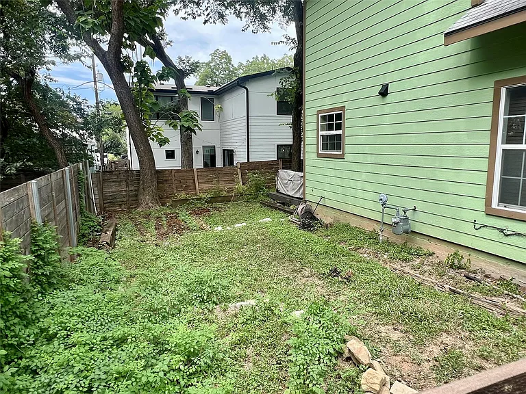 2409 Santa Rosa St — Photo 19