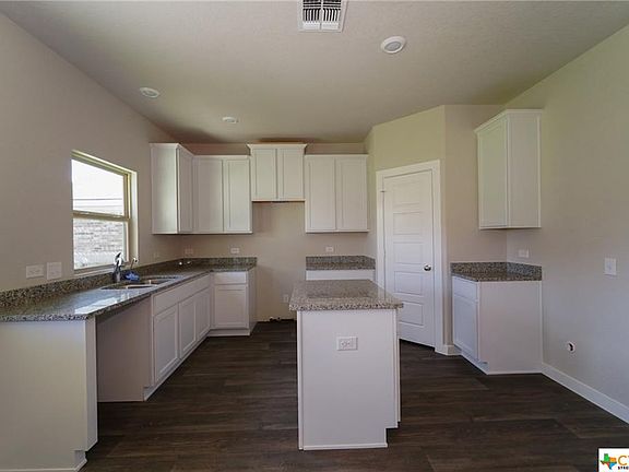 4th image of 2418 Valencia Crst