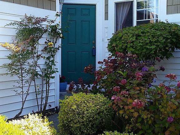 4th image of 1585 NW Seasons Ln