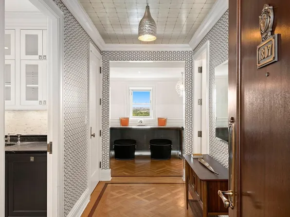 1 Central Park S #Res1807, New York, NY 10019
