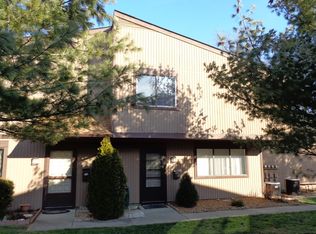 26682 Lake Of The Falls, Olmsted Falls, OH 44138