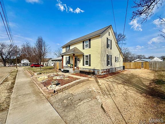 3rd image of 504 Jefferson St