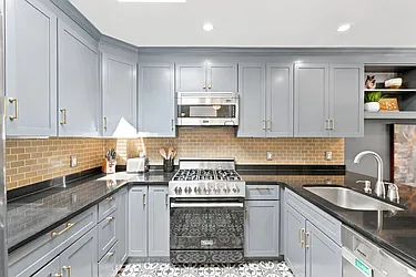 1315 Washington Street, #PHN