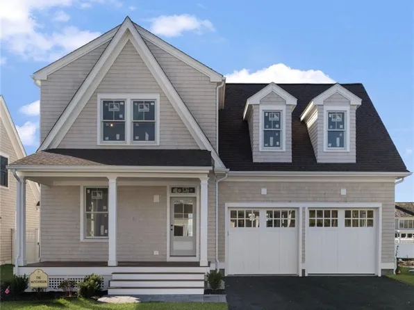 12 Lookout Ln, Portsmouth, RI 02871