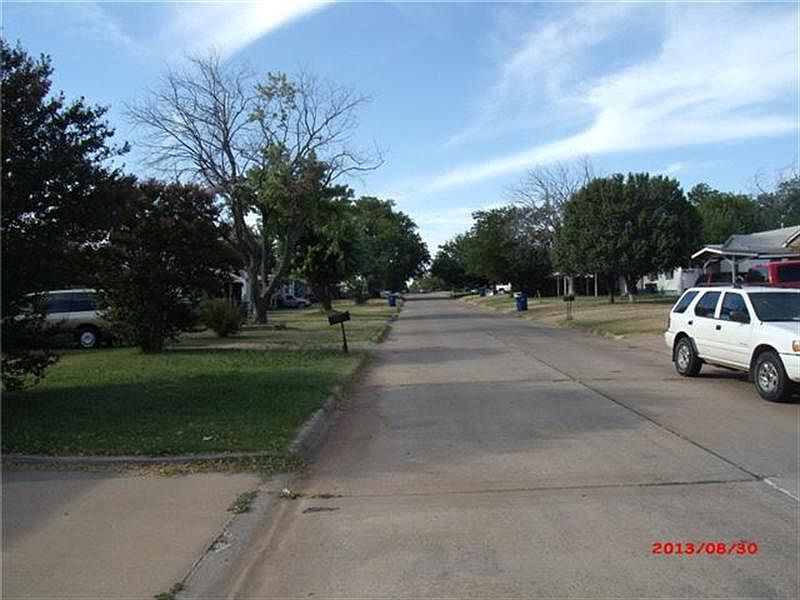 2nd image of 907 N C St