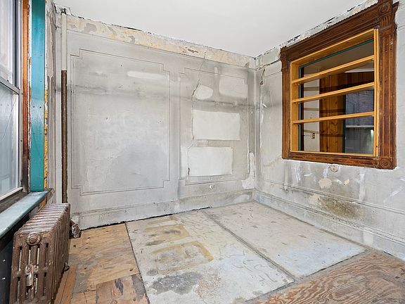 2nd image of 225 E 4th St #11
