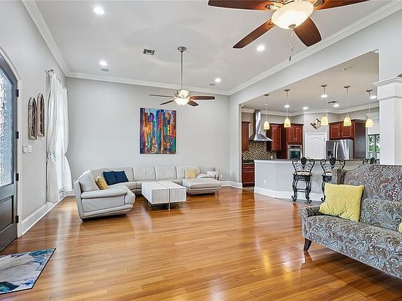 4th image of 142 Chapel Hill Dr