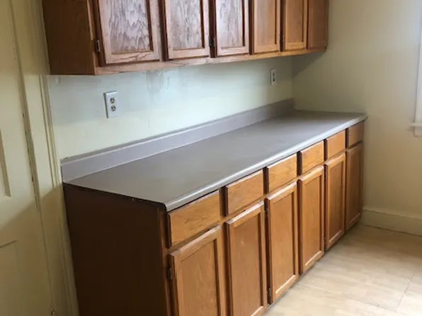 65 Ridgewood St #1, New Britain, CT 06053