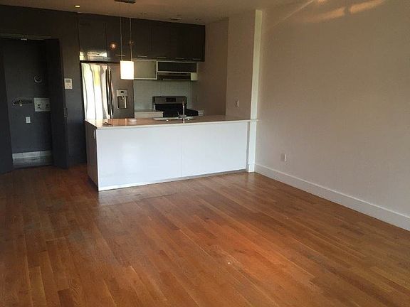 2nd image of 387 Franklin Ave #403DD