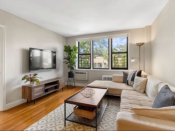 3rd image of 3235 Cambridge Ave APT 2G