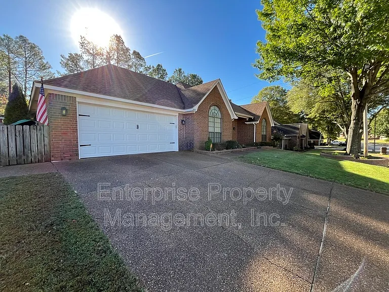 384 Walnut Trace Dr — Photo 2