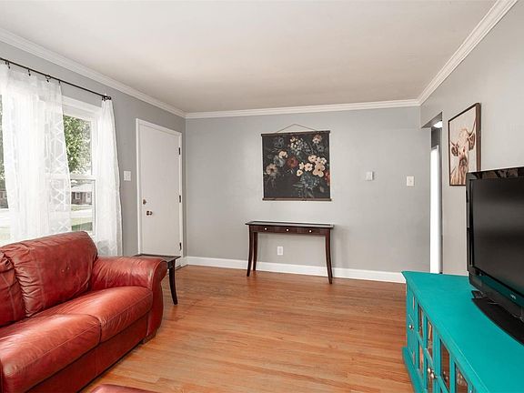 5th image of 10626 Saint Edmund Ct