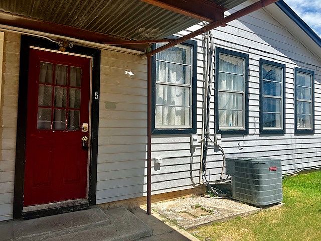 1st image of 1520 D St Unit 5