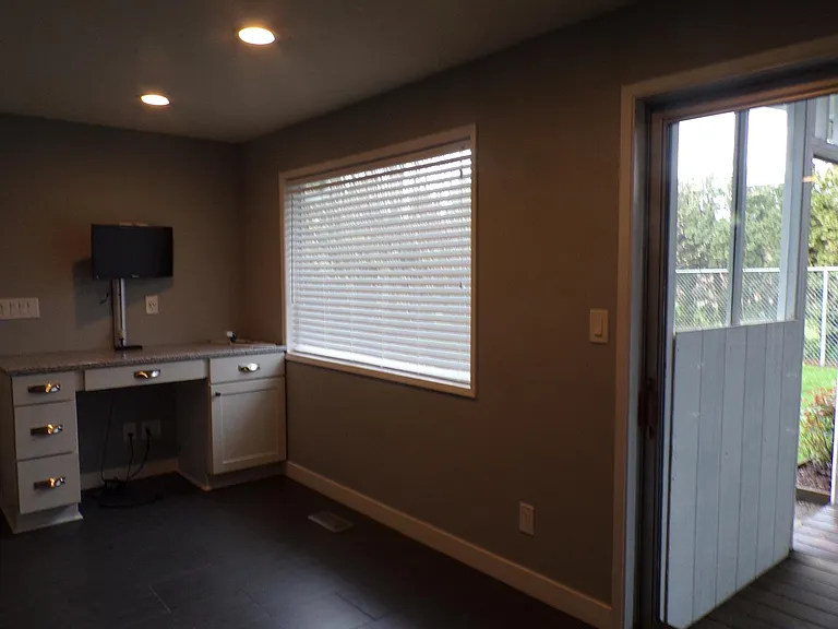 2740 NW Stewart St — Photo 11