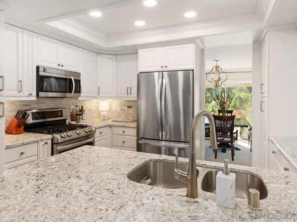 9893 Aviary Dr, San Diego, CA 92131