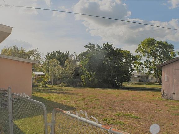 5th image of 7956 Hyde Park Ave