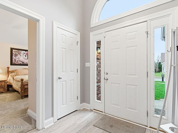 3rd image of 7005 Ridge Farm Ct