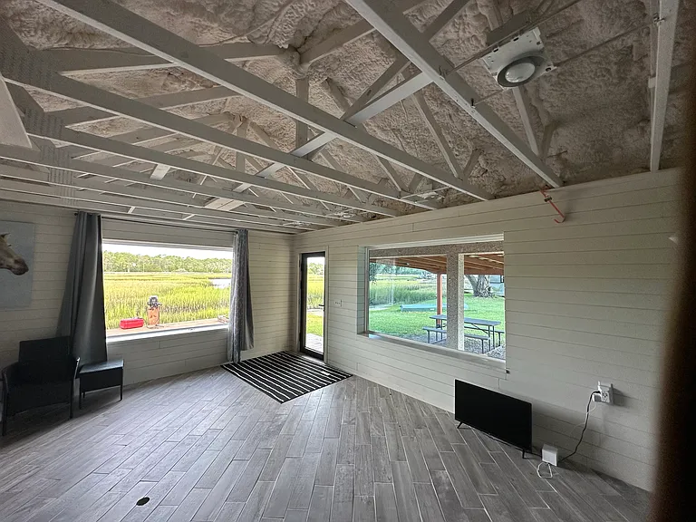 536 Lakeshore Dr — Photo 4