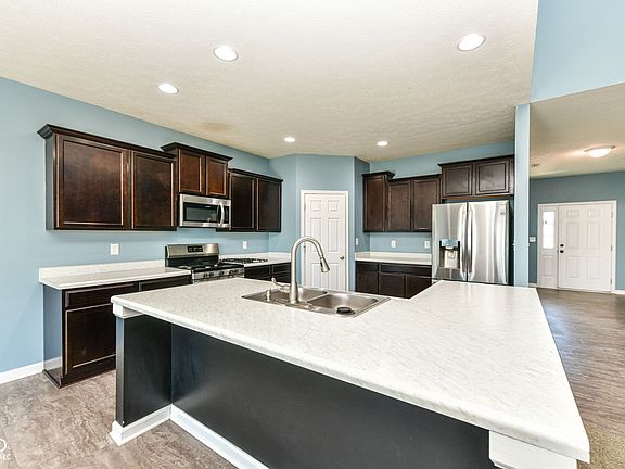 4th image of 1215 Danielle Rd