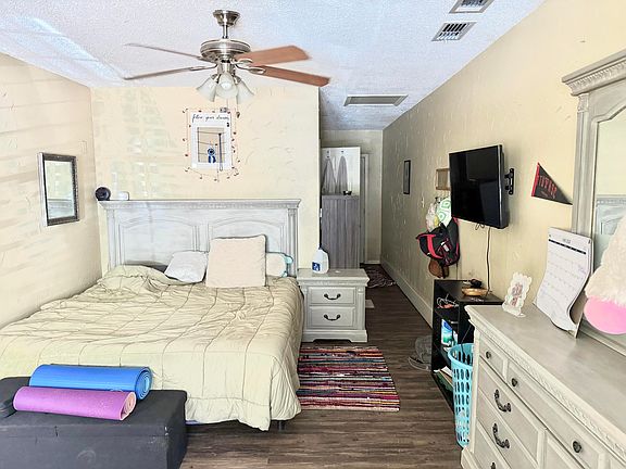 4th image of 4318 41st St