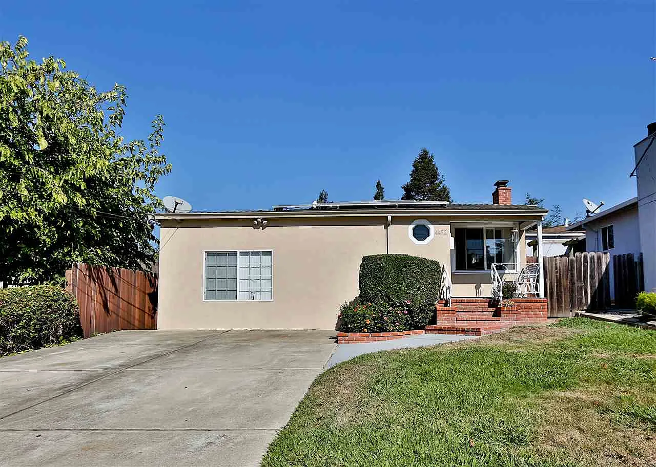 4472 Edwards Ln photo 1