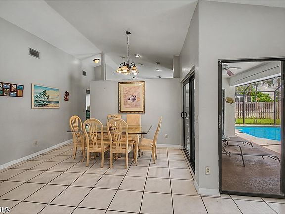 4th image of 242 SW 45th Ter