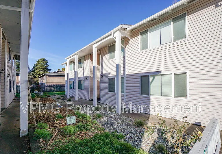 4420 Gibbons St #B — Photo 1
