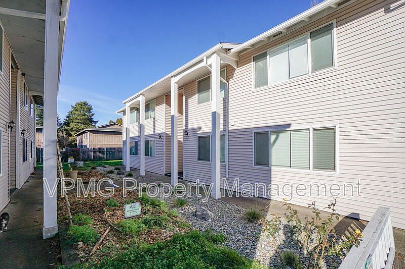 1st image of 4420 Gibbons St APT B