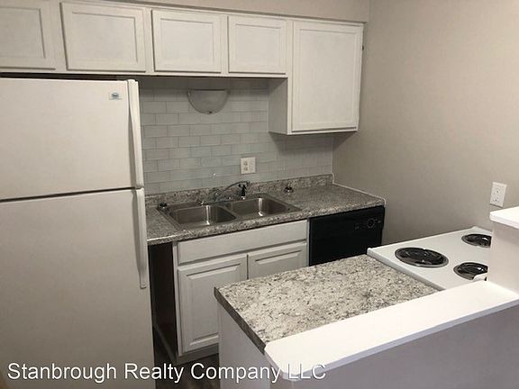 5th image of 100 NW College Ave #110-05