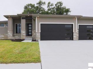 2542 N 188th St, Elkhorn, NE 68022