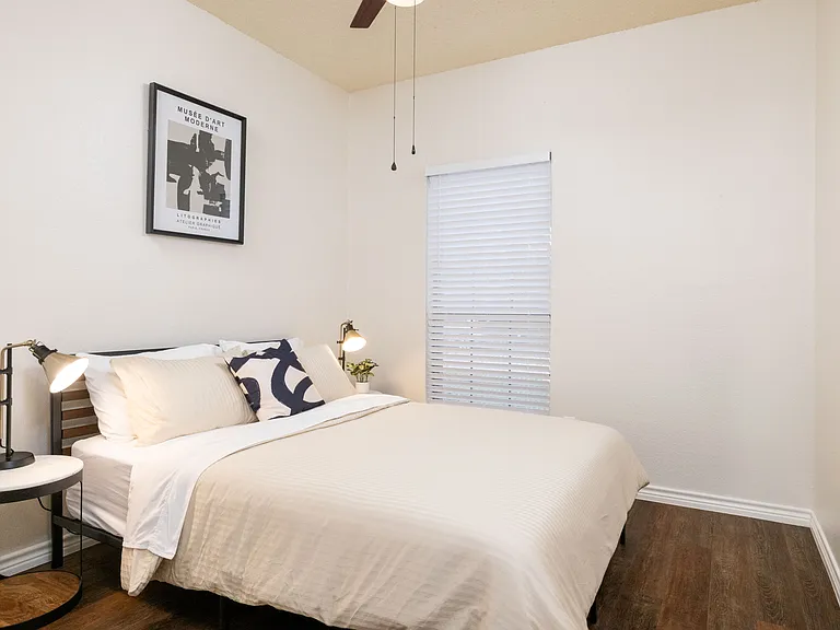 Bedroom #3- Queen bed