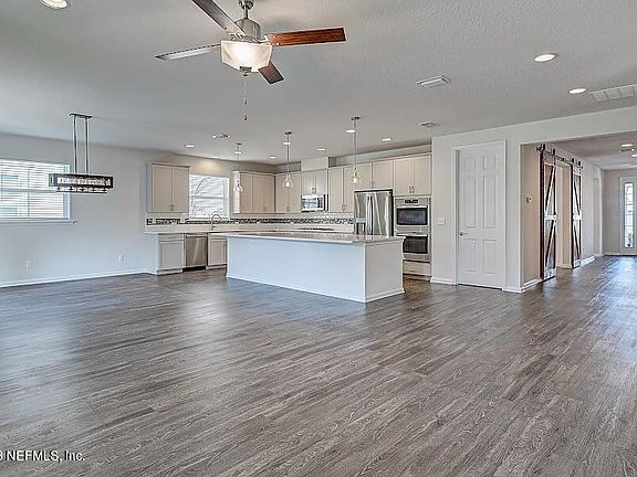 5th image of 178 PALISADE Drive