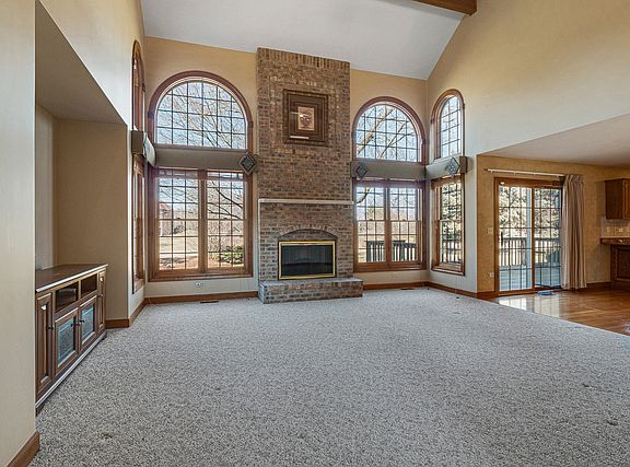 5th image of 6N694 Willowbrook Dr