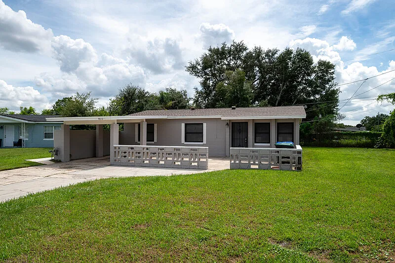 3 bed, 1.0 bath, 1045 sqft, $1,650 — Photo 3