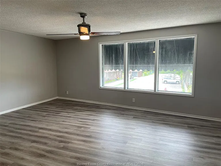 12129 Tecumseh Rd E — Photo 4