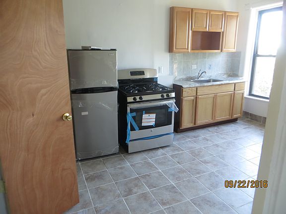 3rd image of 484 7th Ave