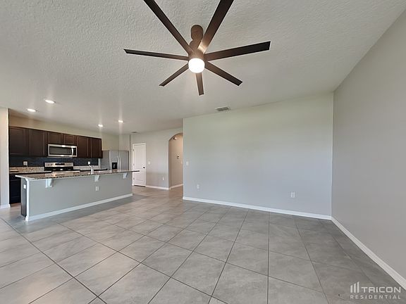 3rd image of 433 Noble Ave