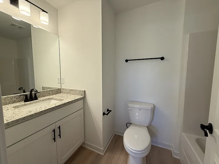 1863 South Garland Avenue - 3 — Photo 7