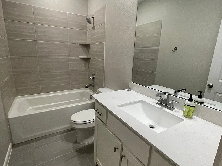 922 Leola Ln — Photo 13
